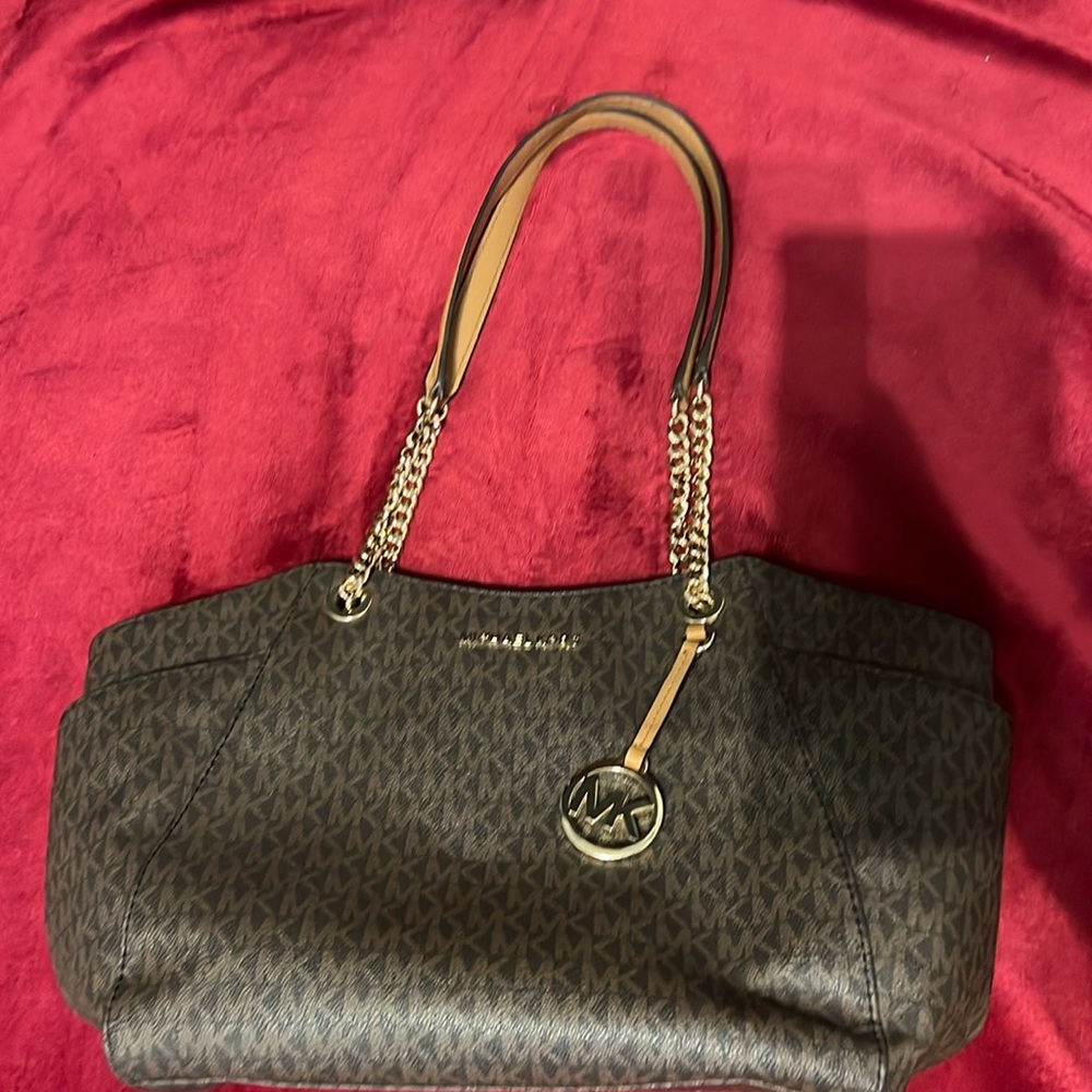 MICHAEL KORS PURSE!!